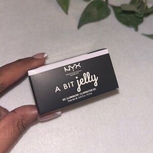 NYX A Bit Jelly Gel Illuminator-Opalescent
